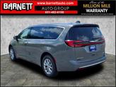 Thumbnail of 2025 Ceramic Gray Clearcoat Chrysler Pacifica