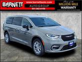 Thumbnail of 2025 Ceramic Gray Clearcoat Chrysler Pacifica