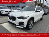 Photo of 2023 Phytonic Blue Metallic BMW X5 PHEV