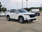 Photo of 2025 Platinum White Honda Pilot