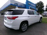 Thumbnail of 2021 Iridescent Pearl Tricoat Chevrolet Traverse