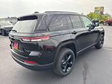 Thumbnail of 2025 Diamond Black Crystal Pearlcoat Jeep Grand Cherokee