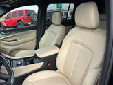 Thumbnail of 2025 Diamond Black Crystal Pearlcoat Jeep Grand Cherokee