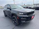Thumbnail of 2025 Diamond Black Crystal Pearlcoat Jeep Grand Cherokee