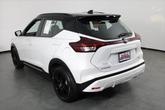 Thumbnail of 2023 Aspen White Tricoat/Super Black Nissan Kicks