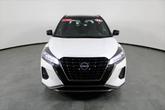 Thumbnail of 2023 Aspen White Tricoat/Super Black Nissan Kicks