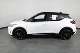 Thumbnail of 2023 Aspen White Tricoat/Super Black Nissan Kicks