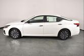 Thumbnail of 2025 Pearl White Tricoat Nissan Altima