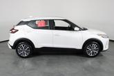 Thumbnail of 2023 Aspen White Tricoat Nissan Kicks