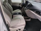 Thumbnail of 2020 Bright White Clearcoat Chrysler Pacifica
