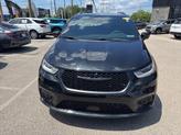 Thumbnail of 2022 Brilliant Black Crystal Pearlcoat Chrysler Pacifica