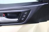 Thumbnail of 2016 Blizzard Pearl Toyota Highlander