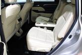 Thumbnail of 2016 Blizzard Pearl Toyota Highlander
