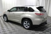 Thumbnail of 2016 Blizzard Pearl Toyota Highlander