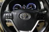 Thumbnail of 2016 Blizzard Pearl Toyota Highlander