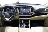 Thumbnail of 2016 Blizzard Pearl Toyota Highlander