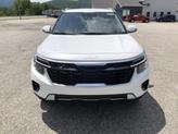 Thumbnail of 2025 Snow White Pearl Kia Seltos