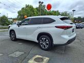 Thumbnail of 2023 Pearl Toyota Highlander