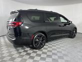 Thumbnail of 2024 Diamond Black Crystal Pearlcoat Chrysler Pacifica