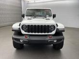 Thumbnail of 2025 Bright White Clearcoat Jeep Gladiator