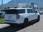 Thumbnail of 2023 Iridescent Pearl Tricoat Chevrolet Suburban