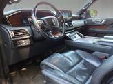 Thumbnail of 2023 Infinite Black Metallic Clearcoat Lincoln Navigator