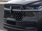 Thumbnail of 2025 Infinite Black Metallic Clearcoat Lincoln Navigator