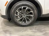 Thumbnail of 2024 White Platinum Clearcoat Metallic Lincoln Nautilus