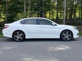 Thumbnail of 2016 White Orchid Pearl Honda Accord