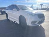 Thumbnail of 2022 Bright White Clearcoat Chrysler Pacifica