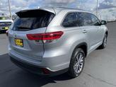 Thumbnail of 2017 Celestial Silver Metallic Toyota Highlander