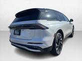 Thumbnail of 2025 WHITE PLATINUM MET 3C Lincoln Nautilus