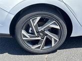 Thumbnail of 2025 White Hyundai ELANTRA