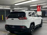 Thumbnail of 2018 Bright White Clearcoat Jeep Cherokee