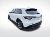 Thumbnail of 2026 Platinum White Pearl Honda HR-V