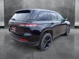 Thumbnail of 2025 Diamond Black Crystal Pearlcoat Jeep Grand Cherokee