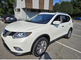 Photo of 2015 Pearl White Nissan Rogue