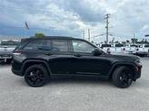 Thumbnail of 2023 Diamond Black Crystal Pearlcoat Jeep Grand Cherokee