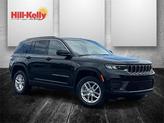Photo of 2025 Diamond Black Crystal Pearlcoat Jeep Grand Cherokee