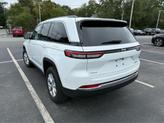 Thumbnail of 2022 Bright White Clearcoat Jeep Grand Cherokee