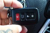 Thumbnail of 2017 Blizzard Pearl Toyota Highlander
