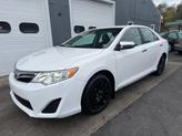 Photo of 2012 Super White Toyota Camry