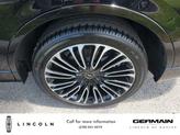 Thumbnail of 2025 Infinite Black Metallic Clearcoat Lincoln Aviator