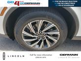 Thumbnail of 2025 Pristine White Metallic Tri-Coat Lincoln Aviator