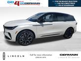 Thumbnail of 2025 White Platinum Metallic Tri-Coat Lincoln Nautilus
