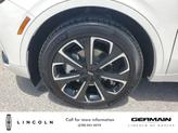 Thumbnail of 2025 White Platinum Metallic Tri-Coat Lincoln Nautilus