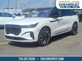 Photo of 2024 White Platinum Clearcoat Metallic Lincoln Nautilus