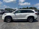 Photo of 2019 Blizzard Pearl Toyota Highlander Hybrid
