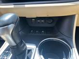 Thumbnail of 2019 Blizzard Pearl Toyota Highlander Hybrid