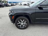 Thumbnail of 2024 Diamond Black Crystal Pearlcoat Jeep Grand Cherokee L